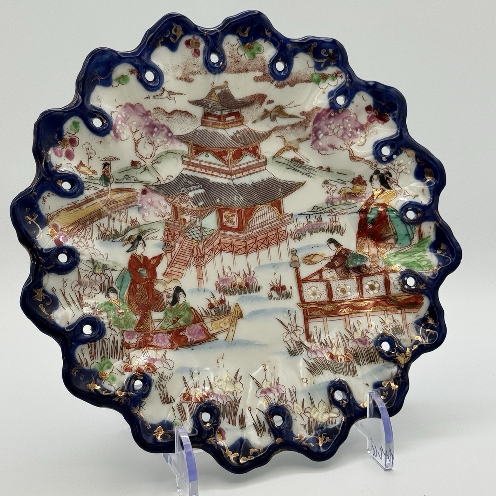 Scalloped‎ Edge Porcelain Plate Asian Landscape Blue Rim Chinoiserie Orientalist